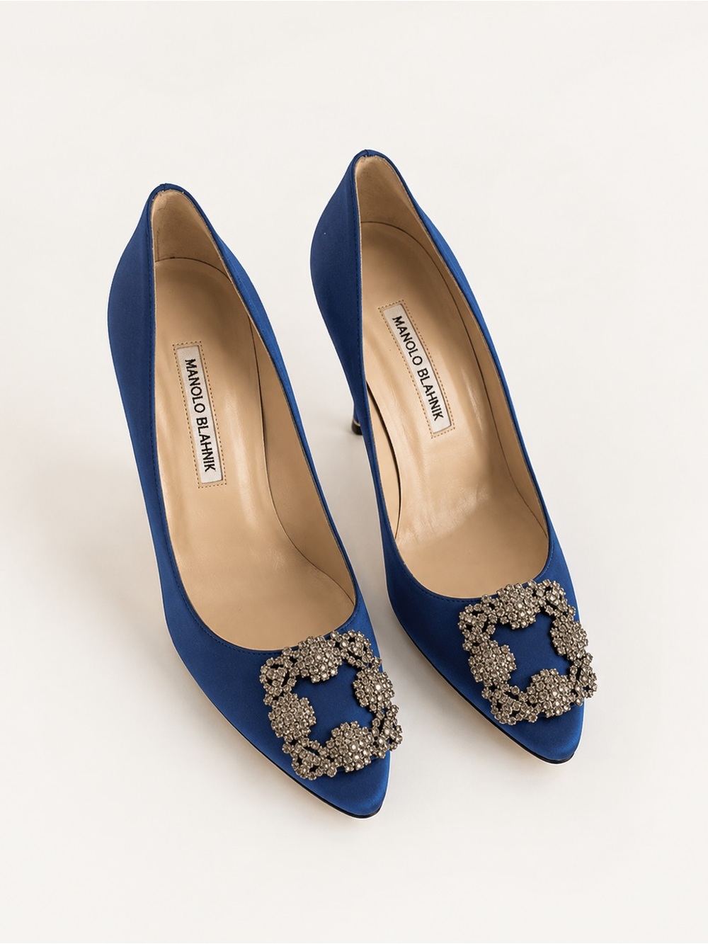 Manolo Blahnik Hangisi Blue Satin Crystal Pumps EU 39 – Box & Dust Bag